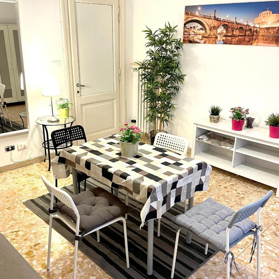 In The Center Of Rome Apartman Kültér fotó
